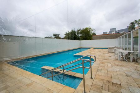 Apartamento à venda com 60m², 3 quartos e 2 vagas Apartamento à venda com 60m², 3 quartos e 2 vagasÁrea comum - Piscina