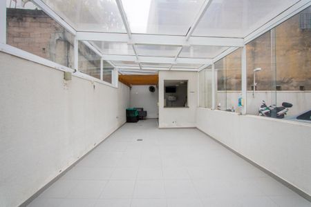 Apartamento à venda com 60m², 3 quartos e 2 vagas Apartamento à venda com 60m², 3 quartos e 2 vagasÁrea comum - Churrasqueira