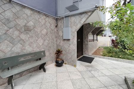 Apartamento à venda com 52m², 2 quartos e 1 vaga Apartamento à venda com 52m², 2 quartos e 1 vagaEntrada do Bloco