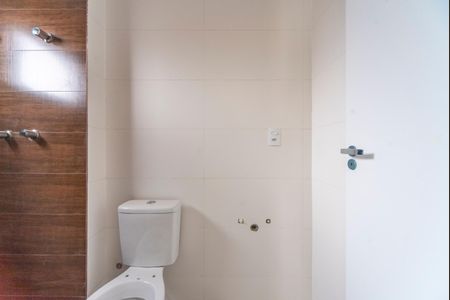 Apartamento à venda com 60m², 2 quartos e 2 vagas Apartamento à venda com 60m², 2 quartos e 2 vagasBanheiro da Suíte