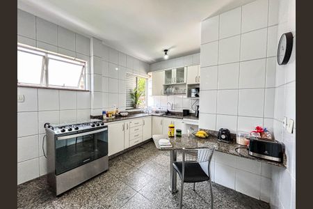 Cozinha de apartamento à venda com 3 quartos, 140m² em Buritis, Belo Horizonte