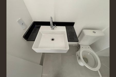 Studio para alugar com 27m², 1 quarto e sem vaga Studio para alugar com 27m², 1 quarto e sem vagaBanheiro