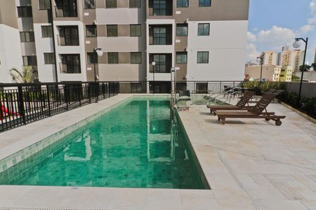 Apartamento para alugar com 38m², 2 quartos e sem vaga Apartamento para alugar com 38m², 2 quartos e sem vagaÁrea comum - Piscina