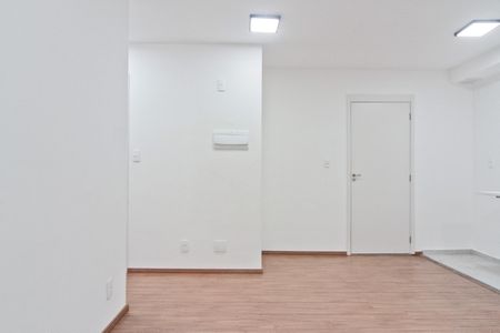 Apartamento para alugar com 38m², 2 quartos e sem vaga Apartamento para alugar com 38m², 2 quartos e sem vagaSala