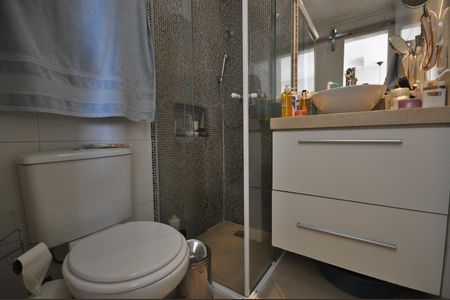 Apartamento à venda com 66m², 2 quartos e 2 vagasBanheiro do Quarto Suíte