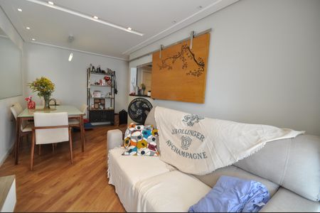 Sala de apartamento para alugar com 2 quartos, 66m² em Vila Nivi, São Paulo