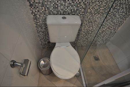 Apartamento à venda com 66m², 2 quartos e 2 vagasBanheiro Social