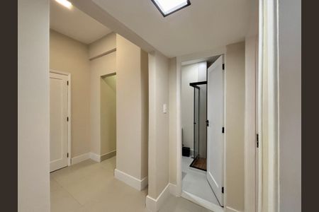 Apartamento à venda com 85m², 2 quartos e sem vaga Apartamento à venda com 85m², 2 quartos e sem vagaBanheiro social