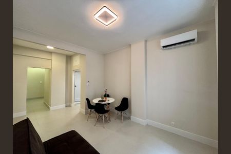 Sala de apartamento à venda com 2 quartos, 85m² em Copacabana, Rio de Janeiro