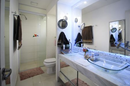 Casa à venda com 190m², 3 quartos e 3 vagas Casa à venda com 190m², 3 quartos e 3 vagasBanheiro da Suíte