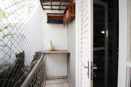 Casa à venda com 190m², 3 quartos e 3 vagas Casa à venda com 190m², 3 quartos e 3 vagasVaranda Suíte