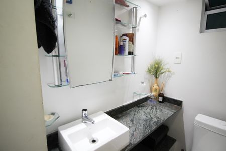 Casa à venda com 190m², 3 quartos e 3 vagas Casa à venda com 190m², 3 quartos e 3 vagasBanheiro