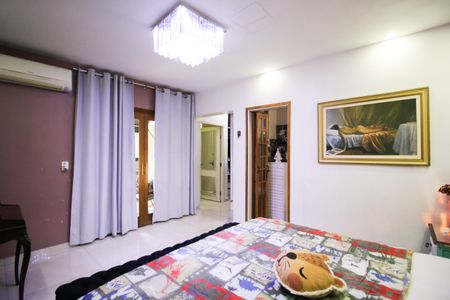 Casa à venda com 190m², 3 quartos e 3 vagas Casa à venda com 190m², 3 quartos e 3 vagasSuíte