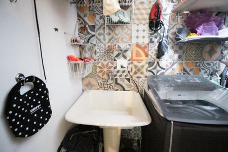 Casa à venda com 190m², 3 quartos e 3 vagas Casa à venda com 190m², 3 quartos e 3 vagasÁrea de Serviço