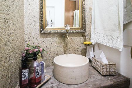 Casa à venda com 190m², 3 quartos e 3 vagas Casa à venda com 190m², 3 quartos e 3 vagasLavabo