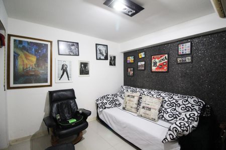 Casa à venda com 190m², 3 quartos e 3 vagas Casa à venda com 190m², 3 quartos e 3 vagasSala de TV