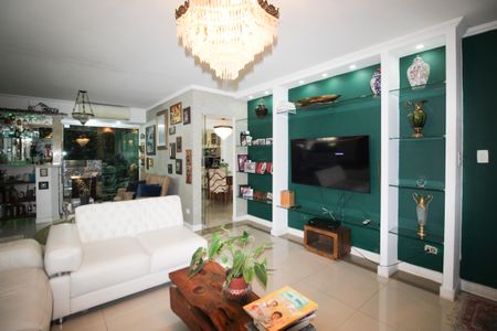 Casa à venda com 190m², 3 quartos e 3 vagas Casa à venda com 190m², 3 quartos e 3 vagasSala