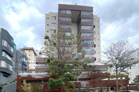 Apartamento para alugar com 240m², 4 quartos e 3 vagasFachada