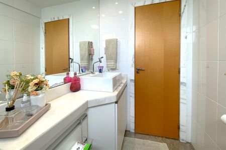 Apartamento para alugar com 240m², 4 quartos e 3 vagasBanheiro