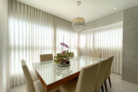 Apartamento para alugar com 240m², 4 quartos e 3 vagasSala