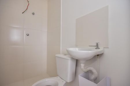 Banheiro de kitnet/studio para alugar com 1 quarto, 17m² em Jardim Monte Kemel, São Paulo
