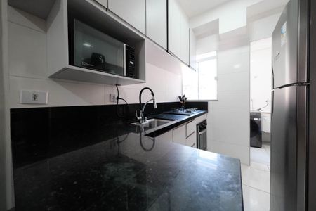 Sala/Cozinha de apartamento para alugar com 2 quartos, 40m² em Vila Nhocuné, São Paulo