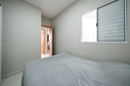 Quarto 2 de apartamento para alugar com 2 quartos, 40m² em Vila Nhocuné, São Paulo