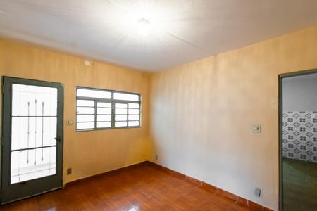 Sala de casa para alugar com 2 quartos, 110m² em Vila Bauab, São Paulo