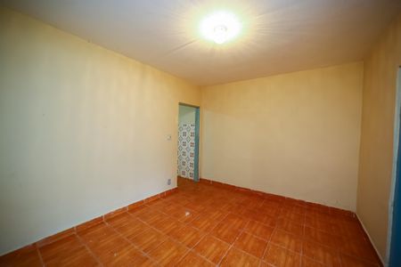 Sala de casa para alugar com 2 quartos, 110m² em Vila Bauab, São Paulo