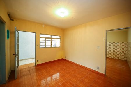 Sala de casa para alugar com 2 quartos, 110m² em Vila Bauab, São Paulo