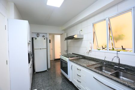 Apartamento à venda com 129m², 3 quartos e 2 vagasCozinha