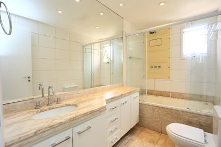 Apartamento à venda com 129m², 3 quartos e 2 vagasBanheiro da Suíte 3