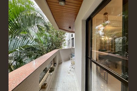 Apartamento para alugar com 130m², 3 quartos e 2 vagasSacada