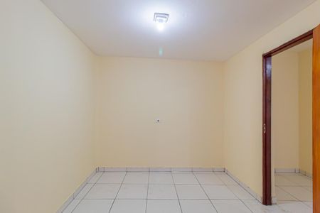 Quarto 2 de casa para alugar com 2 quartos, 95m² em Vila Bauab, São Paulo