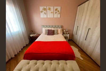 Casa à venda com 246m², 3 quartos e 3 vagasSuíte