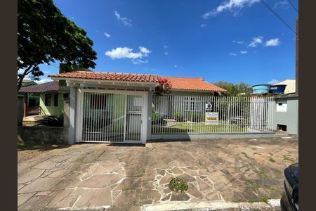 Casa à venda com 246m², 3 quartos e 3 vagasFachada