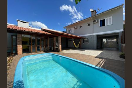 Casa à venda com 246m², 3 quartos e 3 vagasÁrea externa