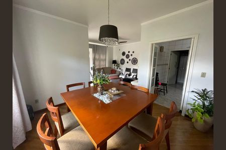 Casa à venda com 246m², 3 quartos e 3 vagasSala de Jantar