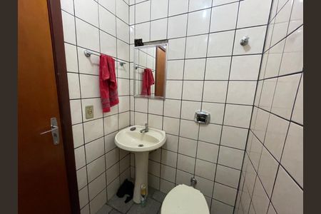 Casa à venda com 246m², 3 quartos e 3 vagasBanheiro da Suíte