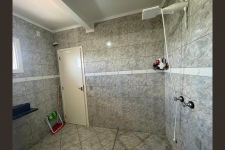 Casa à venda com 246m², 3 quartos e 3 vagasBanheiro 2