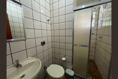 Casa à venda com 246m², 3 quartos e 3 vagasBanheiro da Suíte