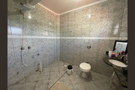 Casa à venda com 246m², 3 quartos e 3 vagasBanheiro 2