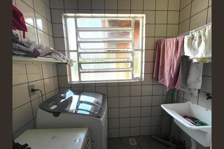 Casa à venda com 246m², 3 quartos e 3 vagasÁrea de Serviço 2