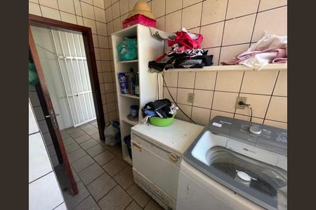 Casa à venda com 246m², 3 quartos e 3 vagasÁrea de Serviço 2