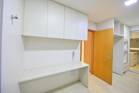 Apartamento para alugar com 215m², 4 quartos e 3 vagas Apartamento para alugar com 215m², 4 quartos e 3 vagasCozinha