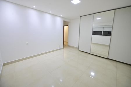 Apartamento para alugar com 215m², 4 quartos e 3 vagas Apartamento para alugar com 215m², 4 quartos e 3 vagasSuíte 4