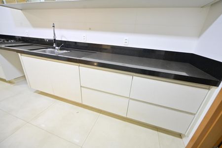 Apartamento para alugar com 215m², 4 quartos e 3 vagas Apartamento para alugar com 215m², 4 quartos e 3 vagasCozinha