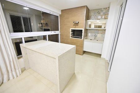 Apartamento para alugar com 215m², 4 quartos e 3 vagas Apartamento para alugar com 215m², 4 quartos e 3 vagasSala