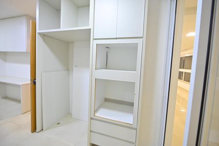 Apartamento para alugar com 215m², 4 quartos e 3 vagas Apartamento para alugar com 215m², 4 quartos e 3 vagasDespensa