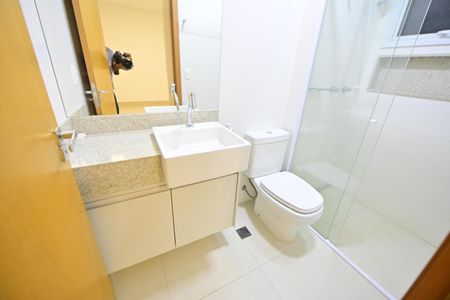 Apartamento para alugar com 215m², 4 quartos e 3 vagas Apartamento para alugar com 215m², 4 quartos e 3 vagasBanheiro da Suíte 1